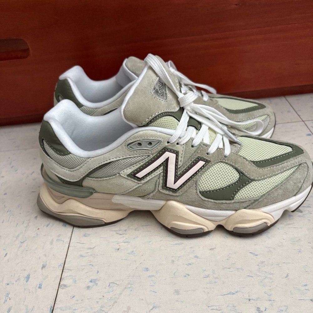 New Balances 9060